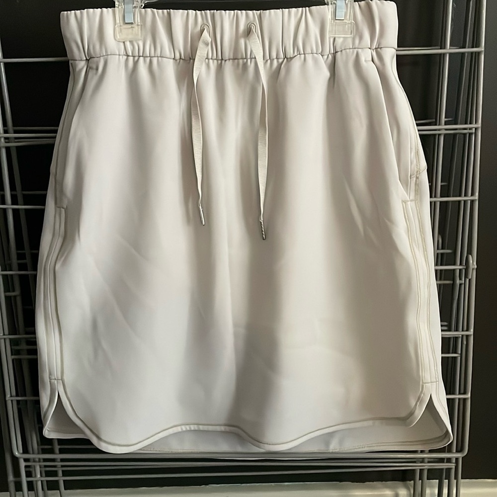 Like new cream Lululemon skirt